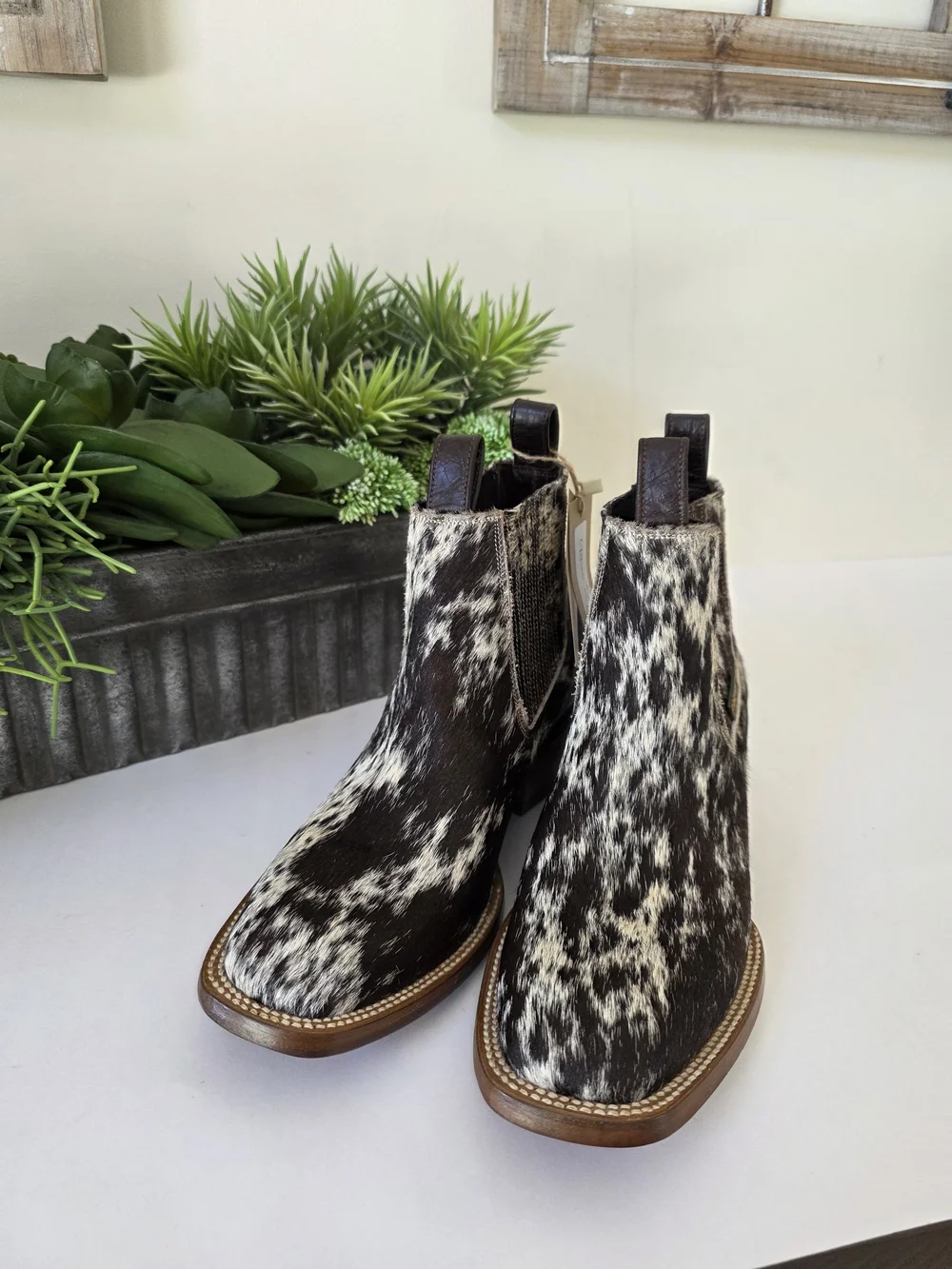 Stiefeld Aurora Hair On Hide Western Ankle Boots Womens 8.5 NEW
